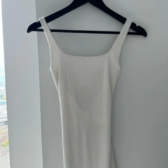 Socialite White Ribbed Cutout Midi Dress - Picture 5 of 6